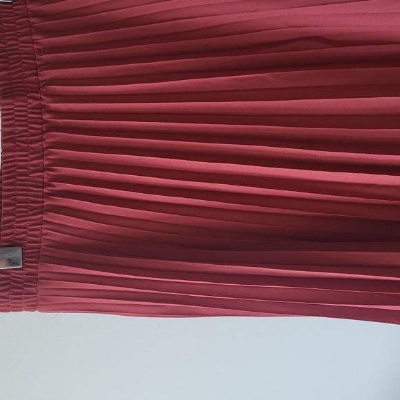 Pleated Skirt - Picture 2 of 5